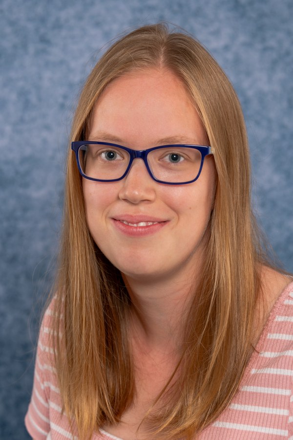 Profile Image of Dora Hegedus
